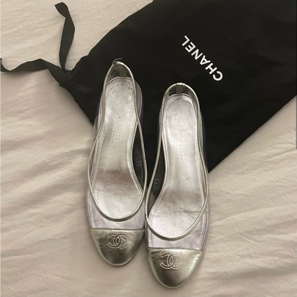 CHANEL METALLIC LEATHER AND VINYL BALLET FLATS